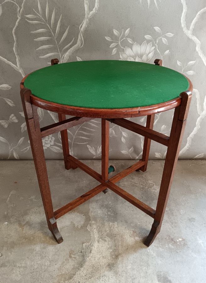Antique Oak Revertable Folding Card Coffee Table(26).jpg